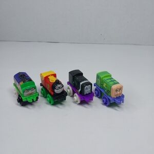 THOMAS & FRIENDS Minis Train Engine DC Super Friends Lot of 4 Mini toy trains